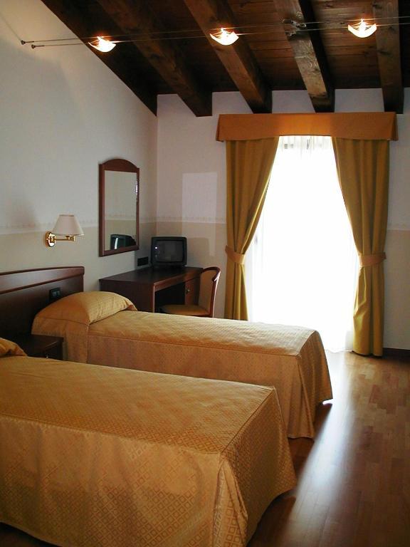 Hotel Ristorante Pedrocchi San Giorgio di Perlena Экстерьер фото