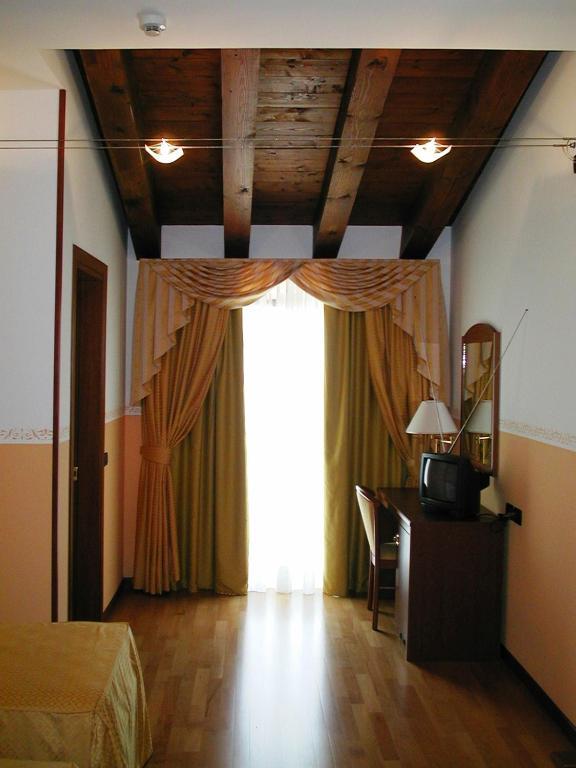 Hotel Ristorante Pedrocchi San Giorgio di Perlena Экстерьер фото